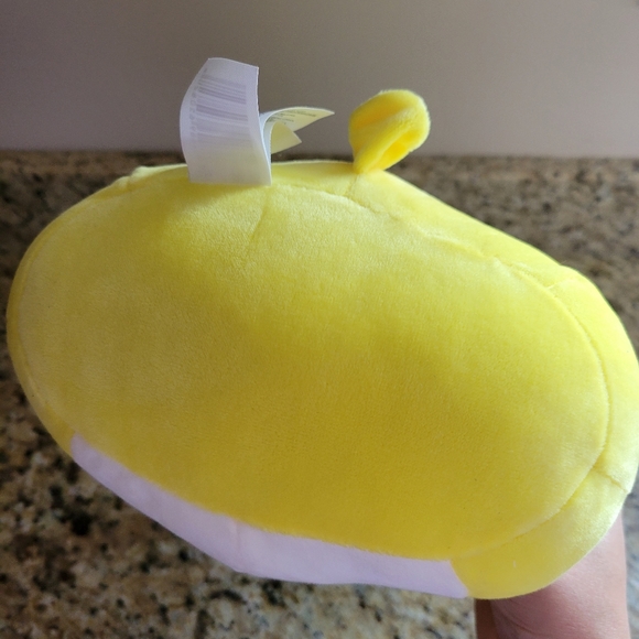 Squishmallows- Belton The Lemon Bear 8" - Picture 5 of 6